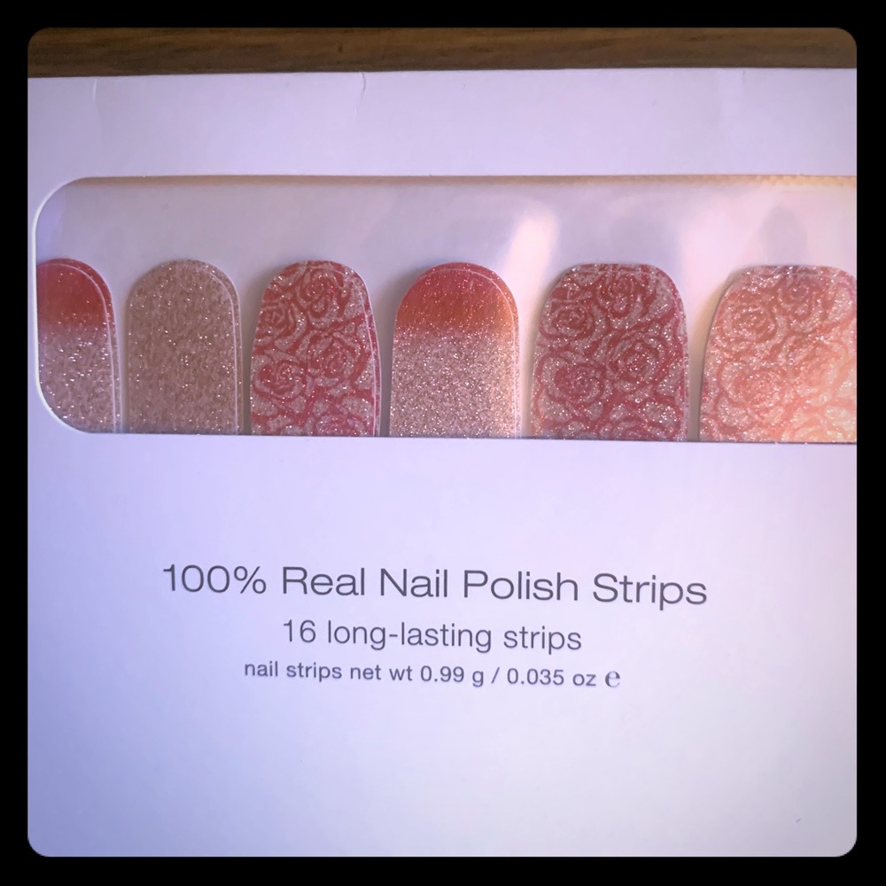 Color street: pink glitter roses